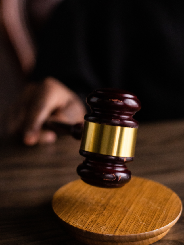 10 Best Lawyer Pick Up Lines That Are Legal ;)